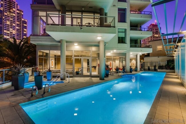 Building Photo - Beautiful 1Br/1Ba Downtown San Diego Condo In High-rise! Water Included! With Parking, Gym, Pool,...