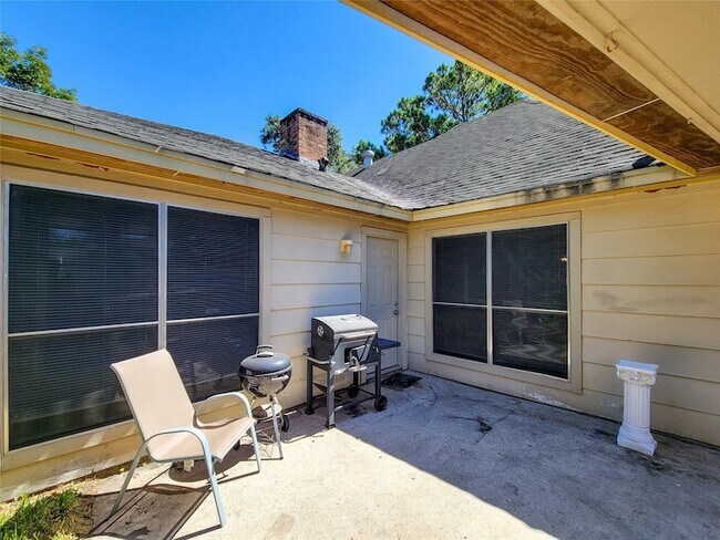 Building Photo - 6606 Brittany Park Ln