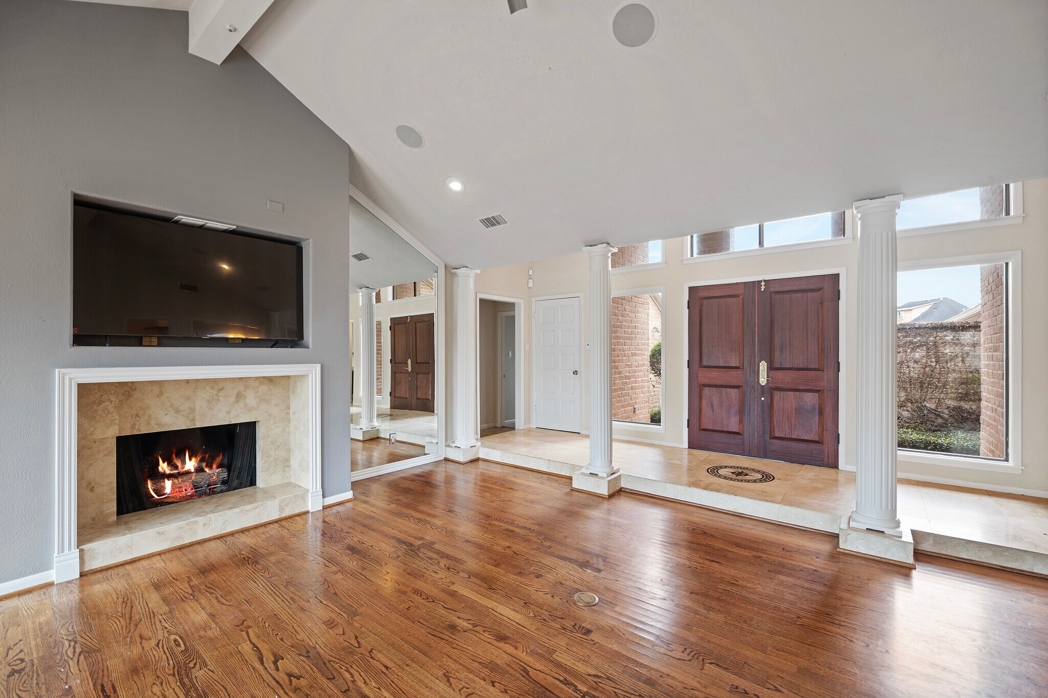 Building Photo - 534 Fox Briar Ln