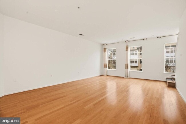 Building Photo - 108 Moore Dr