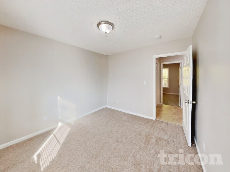 Building Photo - 121 Quiet Refuge Ln