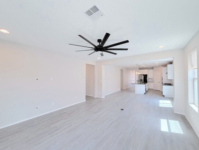 Building Photo - Modern 3 Bedroom Los Lunas Home with Refrigerated Air. Near I-25!