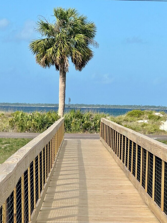 Building Photo - 248 Sea Grv Wy