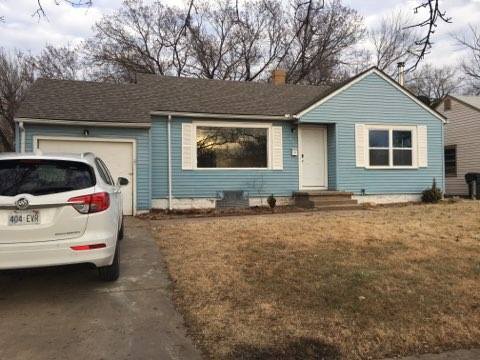 Building Photo - 950 N Old Manor Rd