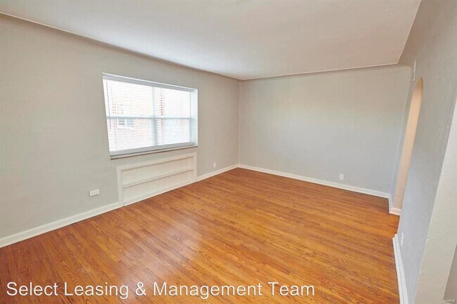 Building Photo - 5816-5828 Lindenwood Ave