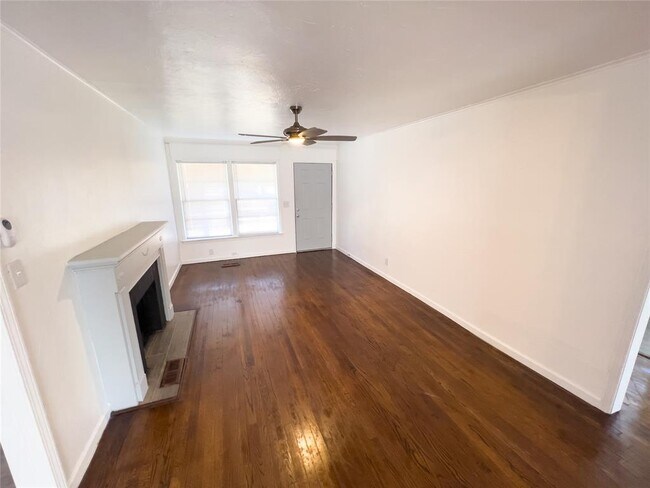 Building Photo - 2022 NW 33rd St