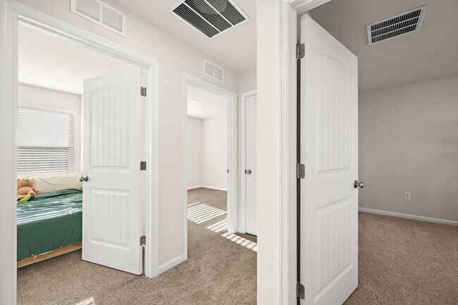 Building Photo - 121 Kennison Ln