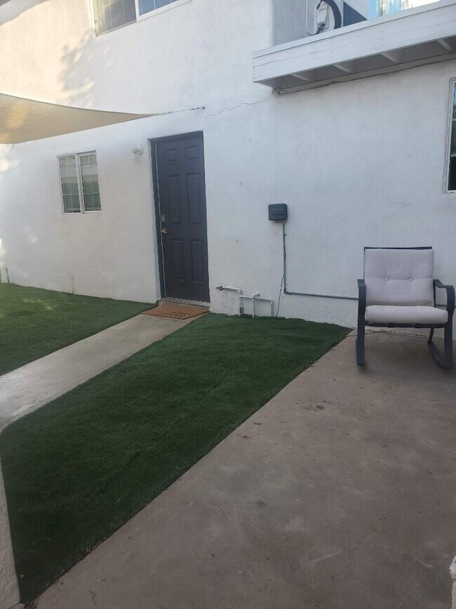 Building Photo - 1520 W Encanto Blvd