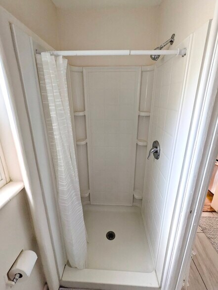 Building Photo - 850 S Osage St