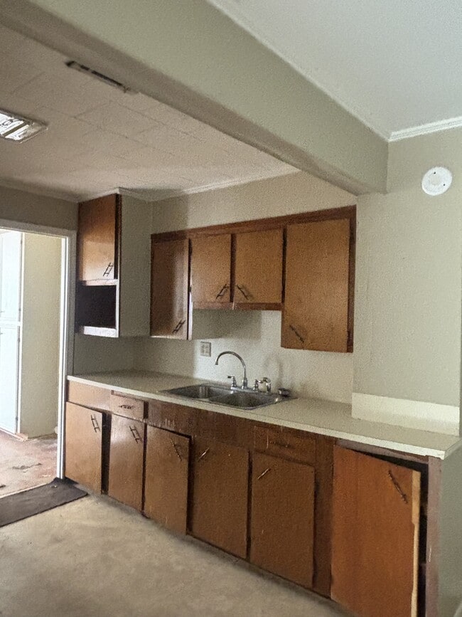 Building Photo - 1029 Azalea St