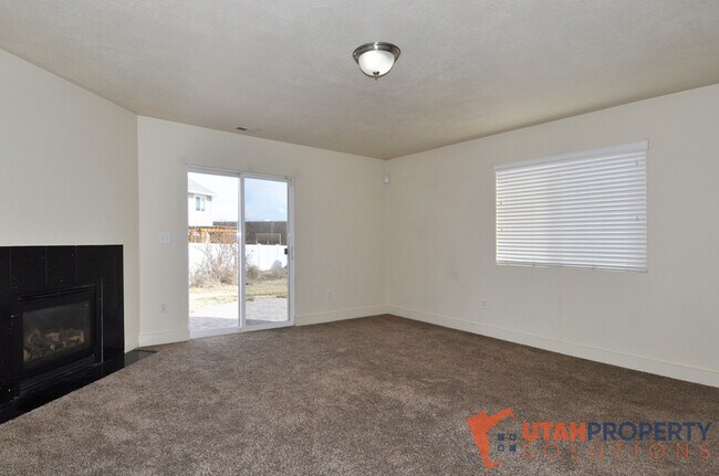Building Photo - 4844 W Cold Springs Cir