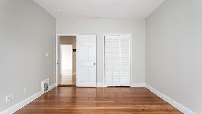 Building Photo - 17 Cawfield St