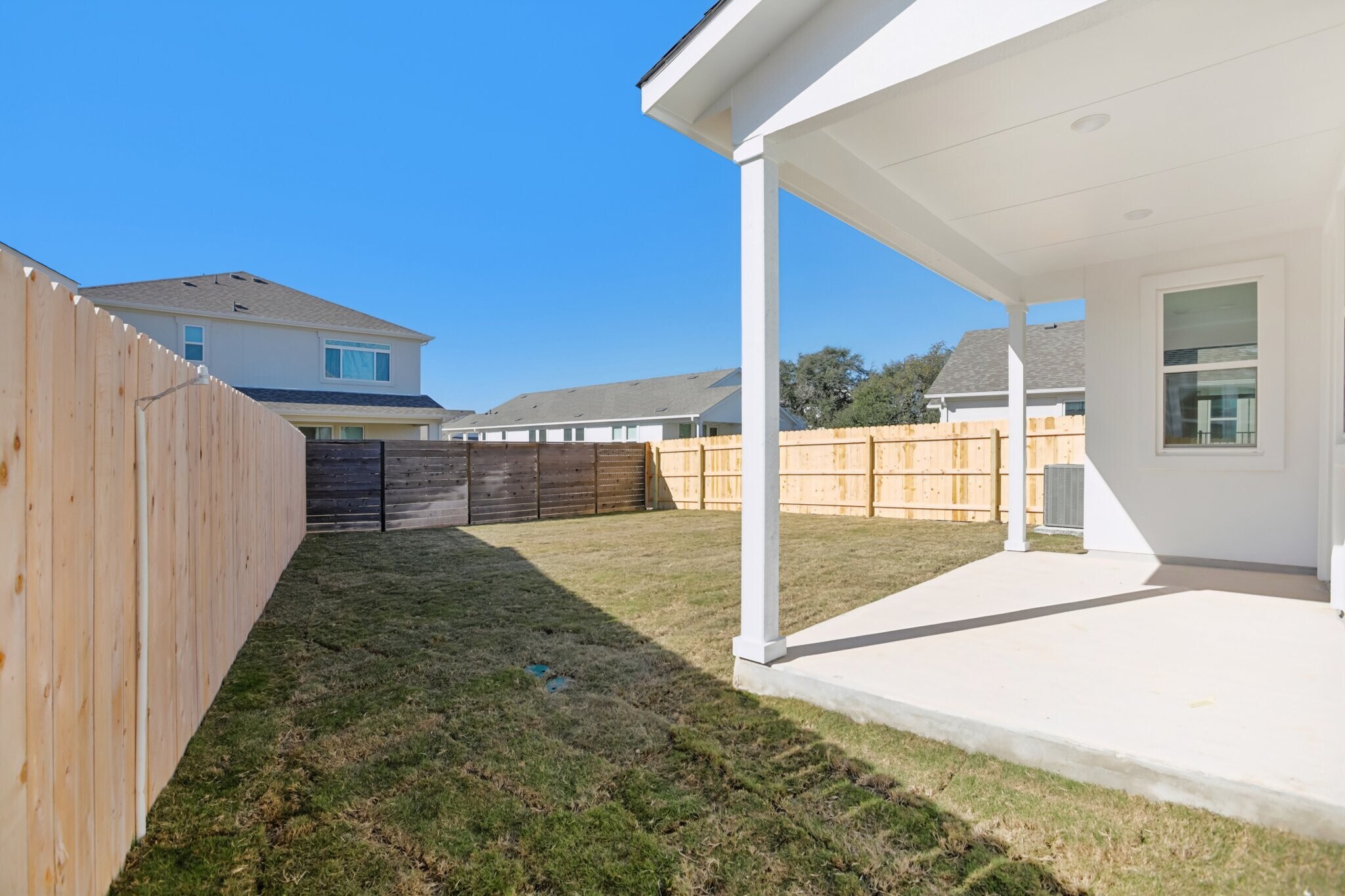 Building Photo - 1104 Yaupon Holly Dr