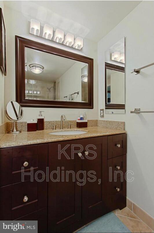 Building Photo - 301 S Reynolds St