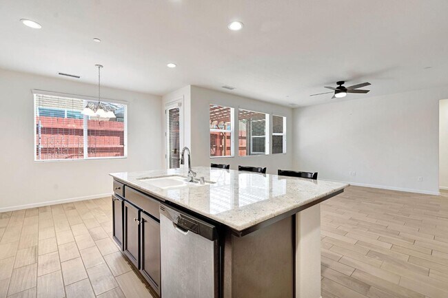 Building Photo - MOVE IN READY!! 3 BEDROOM 2 BATH HOME