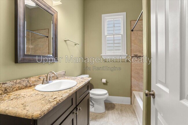 Building Photo - 523 S Hennessey St