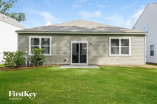 Building Photo - 2629 Alamanda Dr