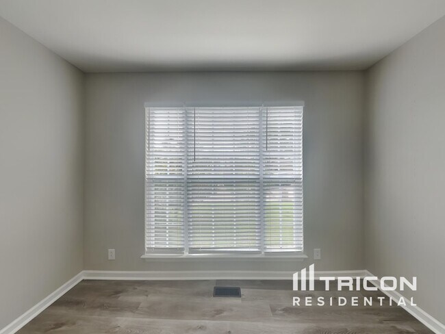 Building Photo - 832 Aimes Ct