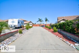 Building Photo - Home Located in the Highly Desirable Terra...