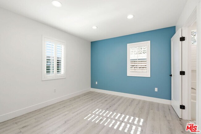 Building Photo - 10321 Sala Pl