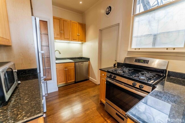 Building Photo - 1298 Sacramento St