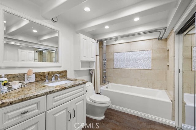 Building Photo - 486 Holly St