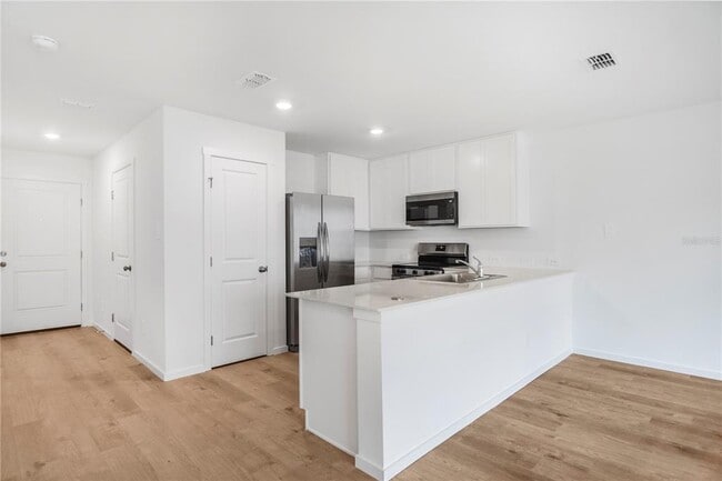 Building Photo - 1566 Plank Pl