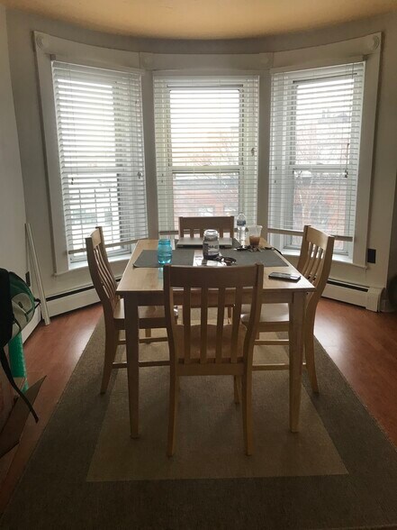 Building Photo - 27 Saint Stephen St