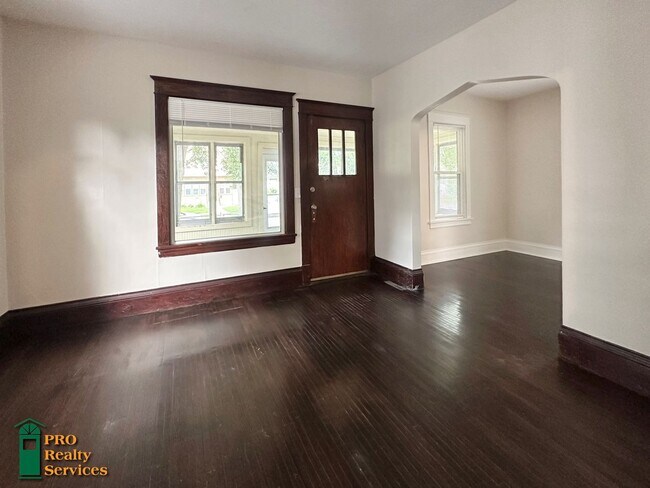 Building Photo - 4 Bedroom Home Close to Theodore Wirth Park