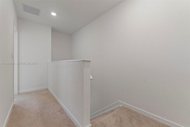 Building Photo - 377 NE 1st Ave