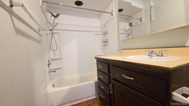 Building Photo - 48 Main St