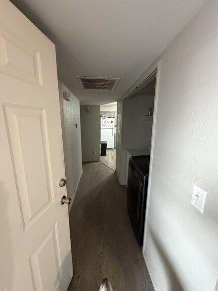 Building Photo - 1370 N Lake Havasu Ave