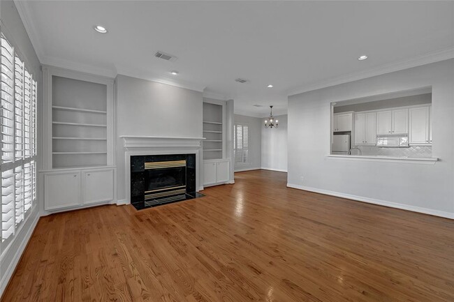 Building Photo - 2920 Saint St