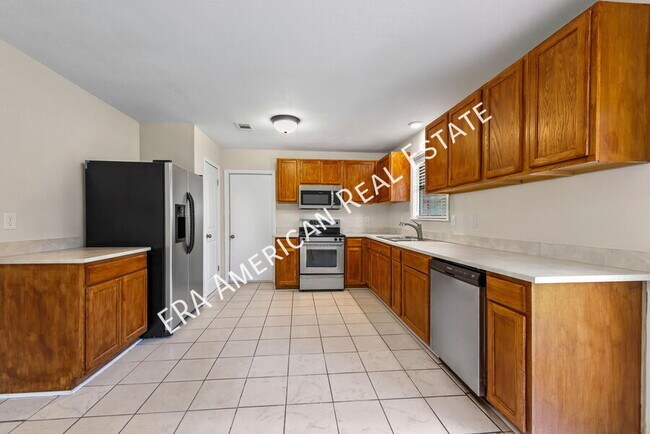 Building Photo - 1221 Albuquerque Cir