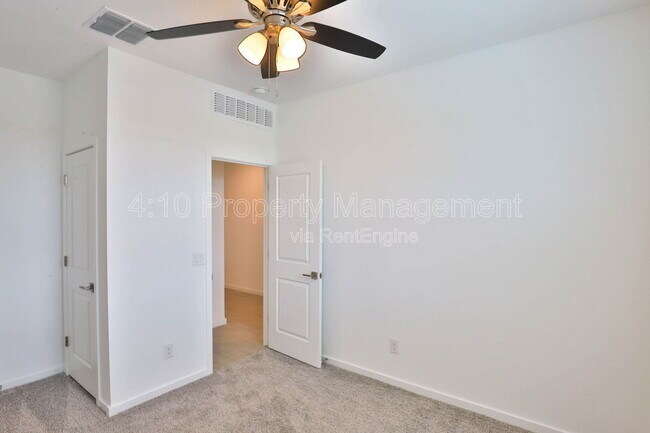 Building Photo - 4470 E Clydesdale St