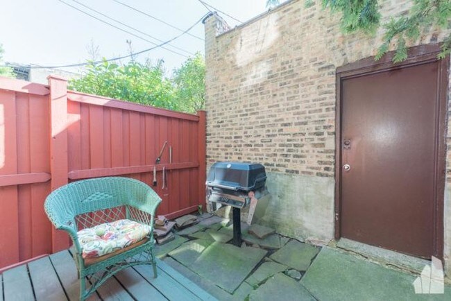 Building Photo - 2 bedroom in Chicago IL 60626