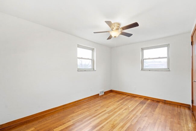 Building Photo - AVAILABLE MID-MARCH! Don’t miss this STUNNING 3 BEDROOM BRICK HOME LOCATED IN WEST VIEW!