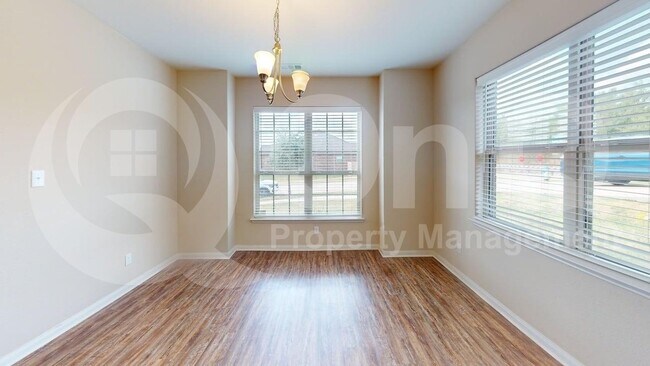 Building Photo - 705 Juneberry Dr