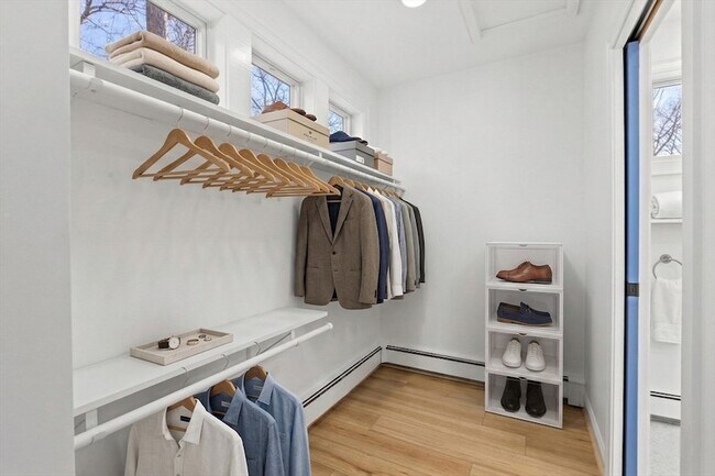 Building Photo - 27 Rockville Ave