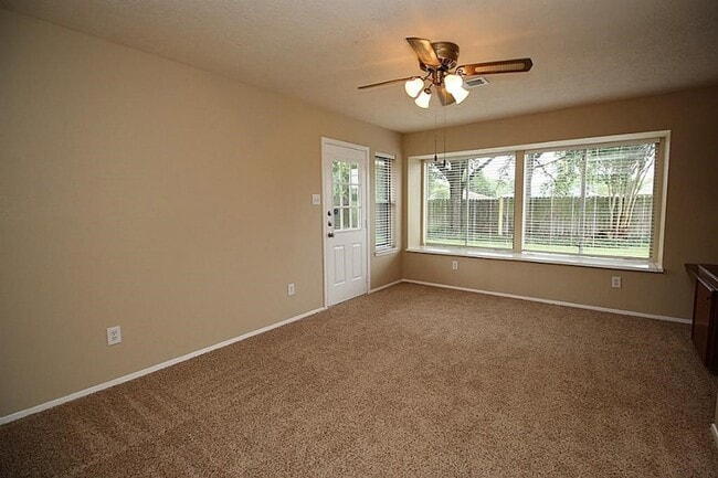 Building Photo - 3873 Pecan Cir