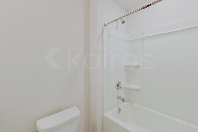 Building Photo - 341 Monarch Ln