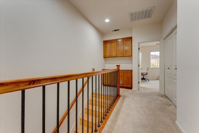 Building Photo - UPGRADED HOME IN HIGHLY CENTRAL SETTING.  RARE 3-BED/3-BATH FLOOR PLAN!