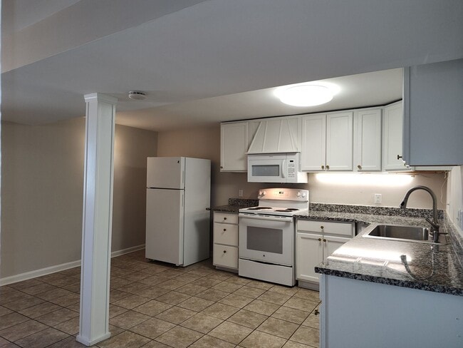 Building Photo - Recently renovated 2-bedroom Duplex in LoSo!