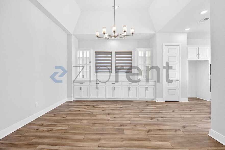 Building Photo - 1713 Friendship Ln