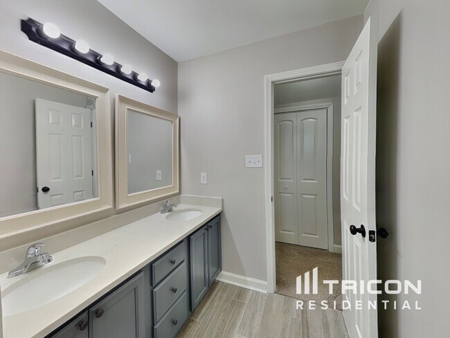 Building Photo - 4815 Elmhurst Ridge Ct