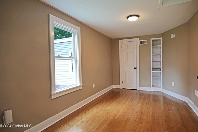 Building Photo - 1220 Ferry Rd