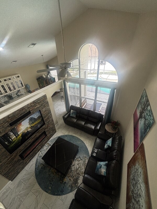 Building Photo - 12672 Lakebrook Dr