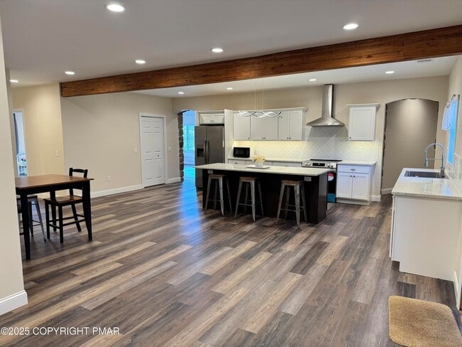 Building Photo - 3884 PA-115
