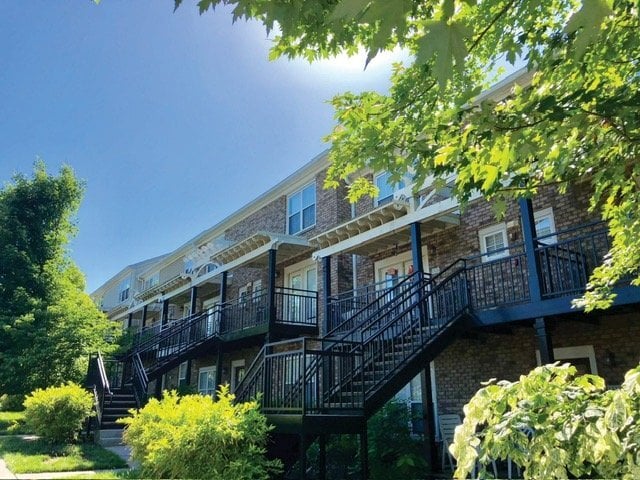 Building Photo - 1106 Tree Top Way