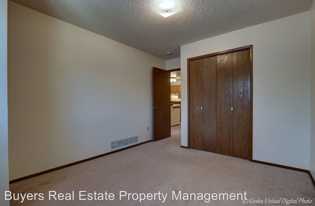 Building Photo - 1540 Russian Jack Dr